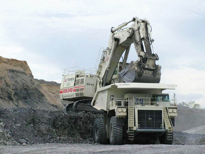 Look at the MONSTER !!  ---Overview Those Enormous Mining Trucks